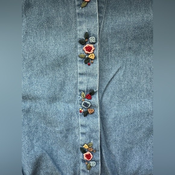 Vintage Koret City Blues Denim Flower Embroidered Long Sleeve Button Down Shirt - Picture 5 of 6